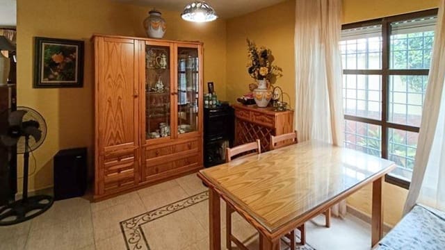 3 soverom Kjedet enebolig til salgs i Alfacar med svømmebasseng - € 299 000 (Ref: 9003587)