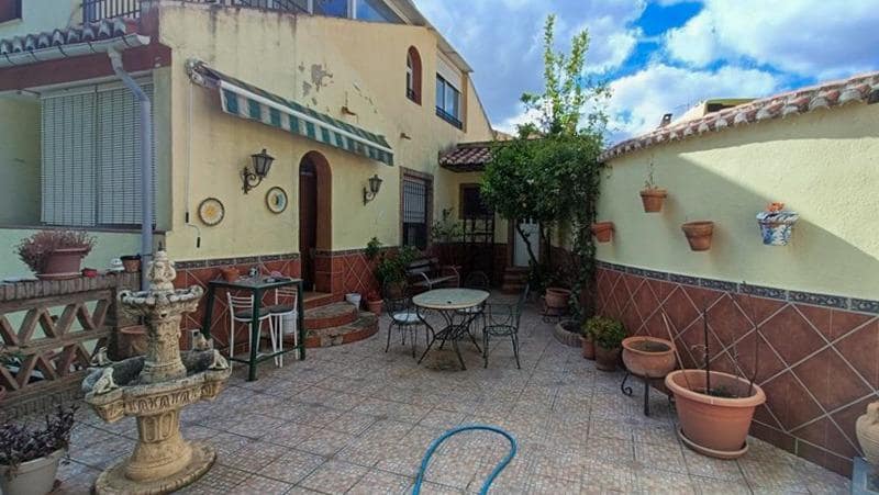 3 soveværelse Semi-Rækkehus til salg i Alfacar med swimmingpool - € 299.000 (Ref: 9003587)