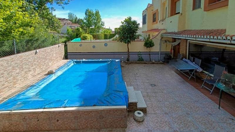 3 soveværelse Semi-Rækkehus til salg i Alfacar med swimmingpool - € 299.000 (Ref: 9003587)