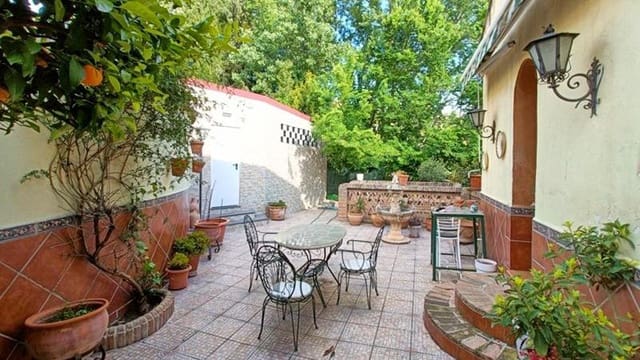 3 soverom Kjedet enebolig til salgs i Alfacar med svømmebasseng - € 299 000 (Ref: 9003587)