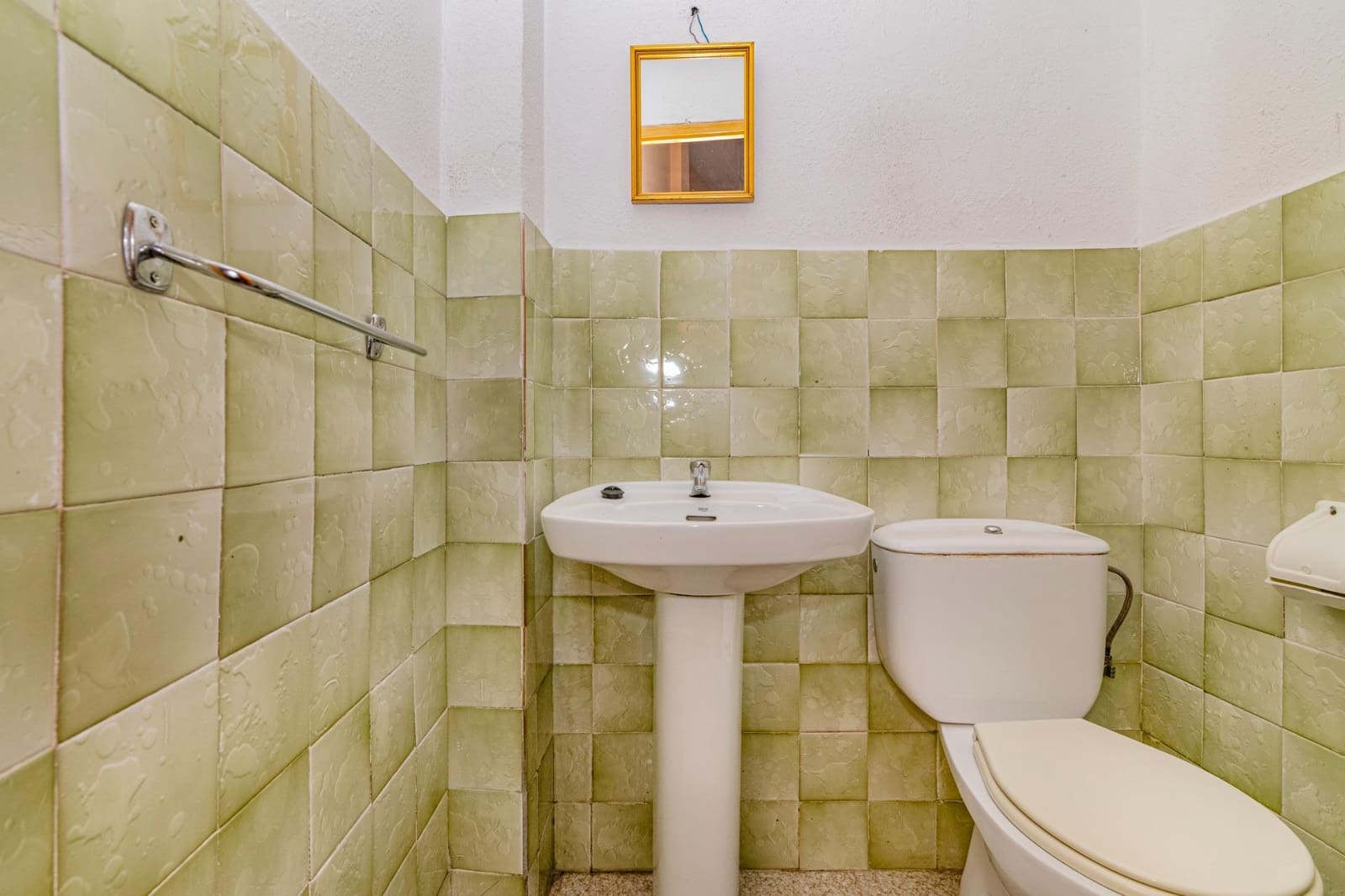 Kommersiell til salgs i Durcal - € 99 000 (Ref: 9031409)