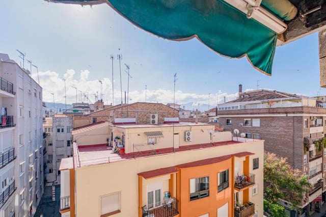 3 soveværelse Lejlighed til salg i Centro, Granada by - € 495.000 (Ref: 9050976)