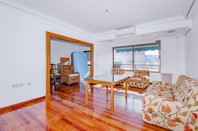 3 soveværelse Lejlighed til salg i Centro, Granada by - € 495.000 (Ref: 9050976)