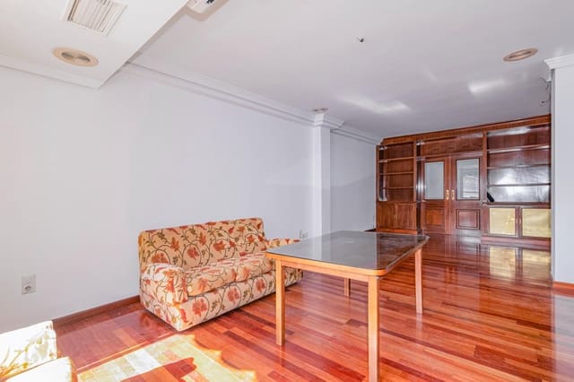 3 soveværelse Lejlighed til salg i Centro, Granada by - € 495.000 (Ref: 9050976)