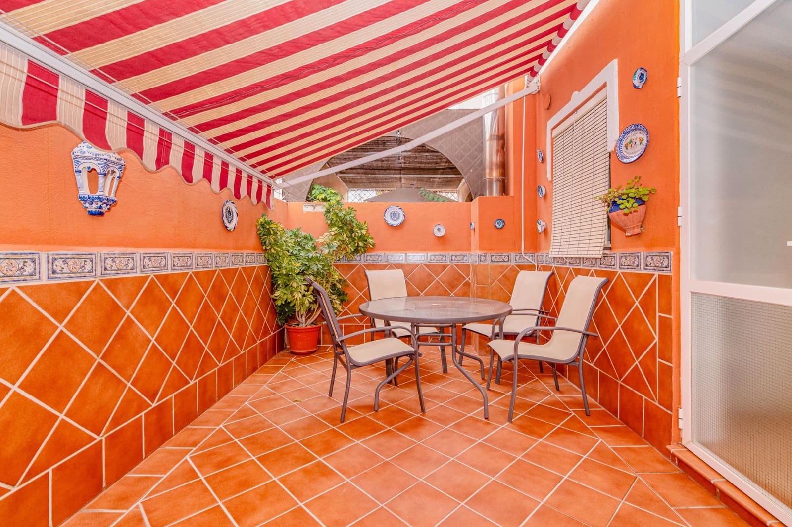 3 soveværelse Rækkehus til salg i La Zubia med garage - € 217.000 (Ref: 9062291)