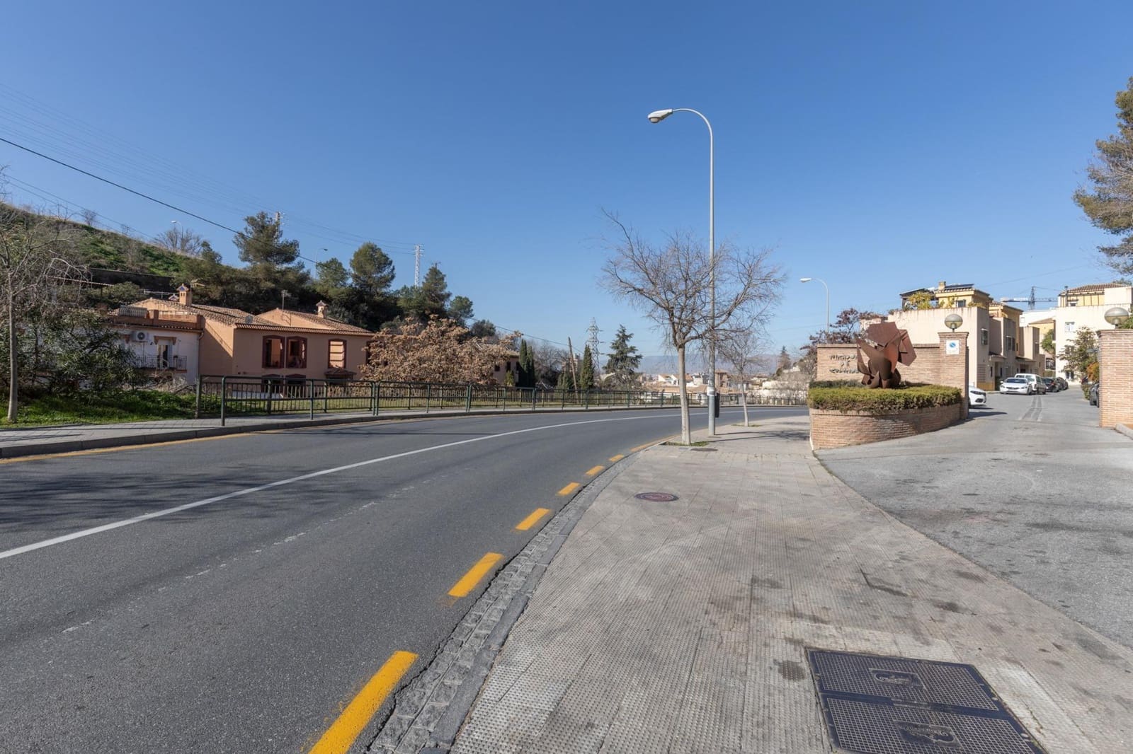 4 soveværelse Villa til salg i Granada by - € 389.000 (Ref: 9077909)