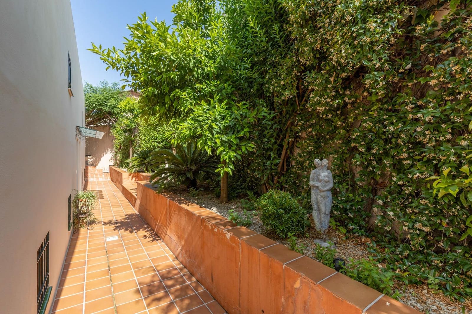 4 soveværelse Villa til salg i Granada by - € 389.000 (Ref: 9077909)