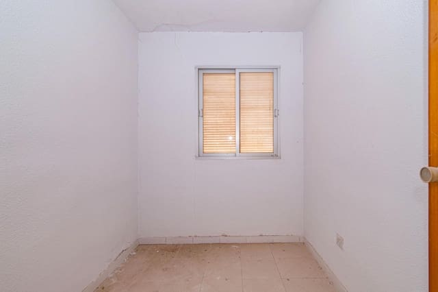 3 soveværelse Byhus til salg i Dúrcal - € 69.990 (Ref: 9102831)