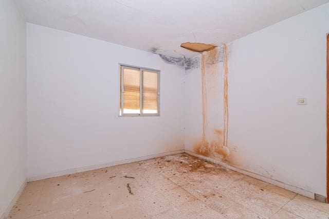 3 soveværelse Byhus til salg i Dúrcal - € 69.990 (Ref: 9102831)