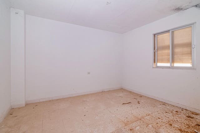 3 soveværelse Byhus til salg i Dúrcal - € 69.990 (Ref: 9102831)