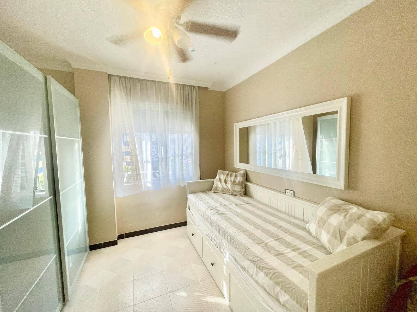 3 soverom Rekkehus til salgs i Salobrena med svømmebasseng garasje - € 370 000 (Ref: 9106480)