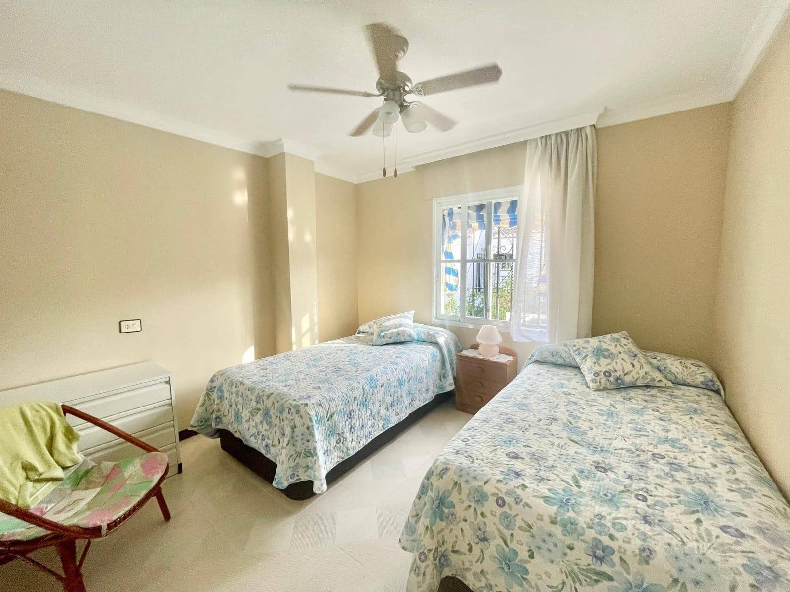 3 soverom Rekkehus til salgs i Salobrena med svømmebasseng garasje - € 370 000 (Ref: 9106480)