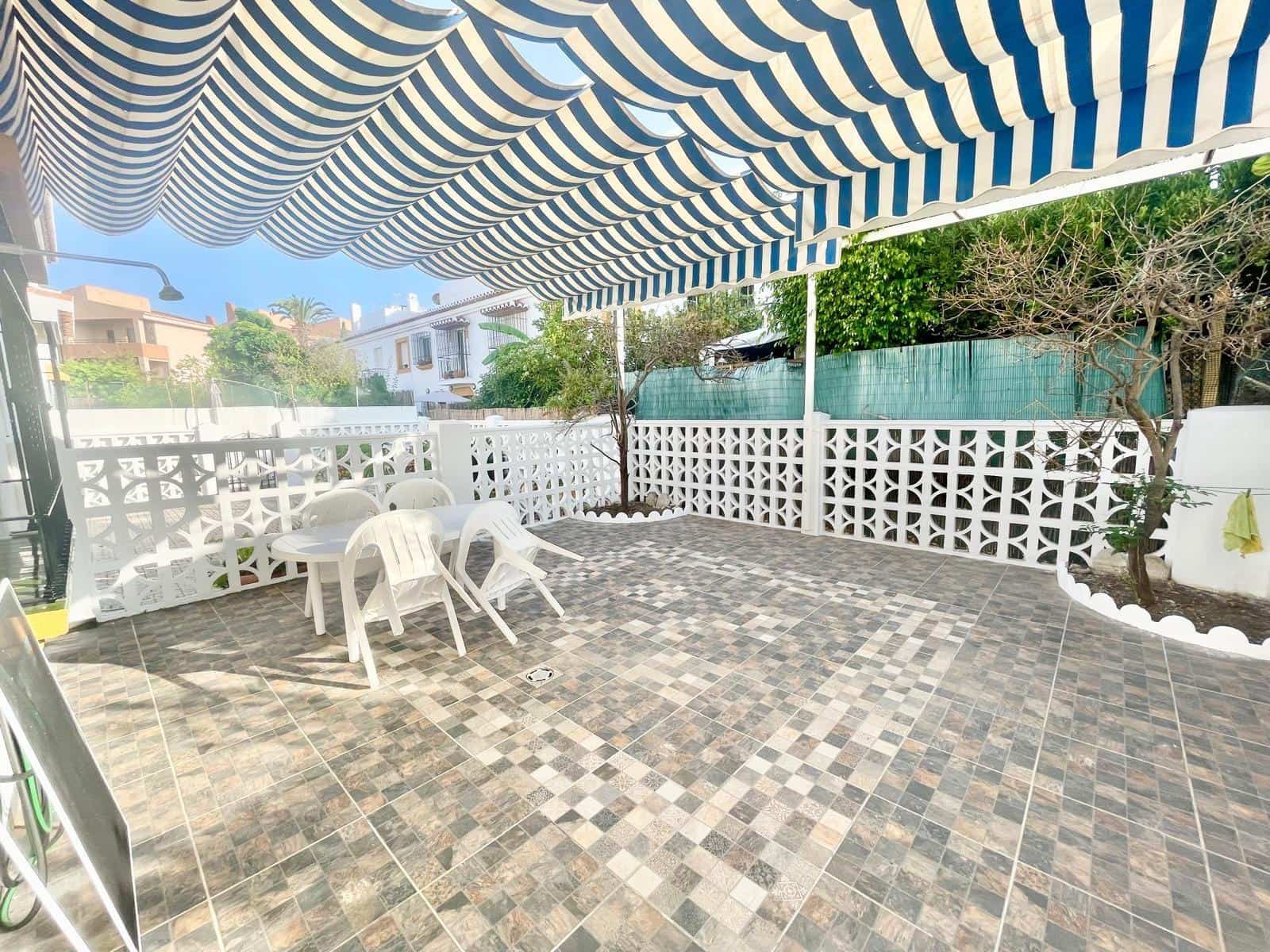 3 soverom Rekkehus til salgs i Salobrena med svømmebasseng garasje - € 370 000 (Ref: 9106480)