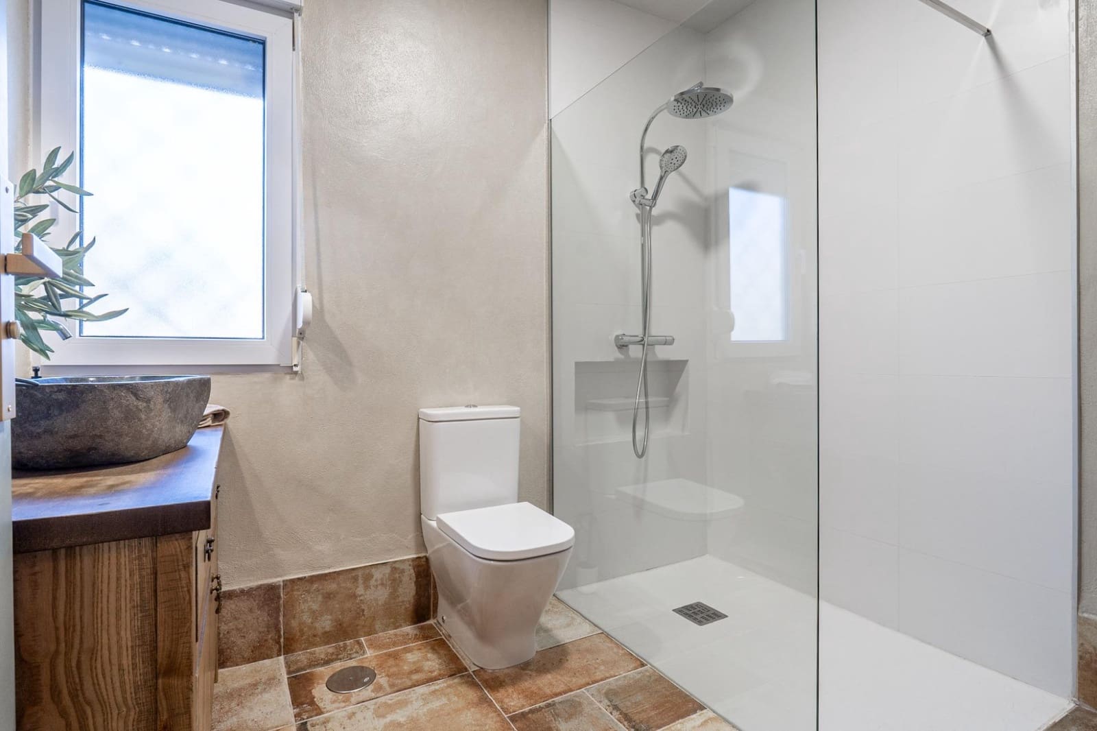 6 soveværelse Finca/Landehus til salg i Huetor Santillan med swimmingpool garage - € 790.000 (Ref: 9108603)