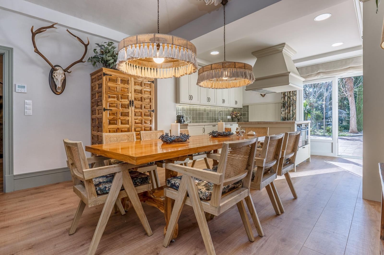 6 soveværelse Finca/Landehus til salg i Huetor Santillan med swimmingpool garage - € 790.000 (Ref: 9108603)