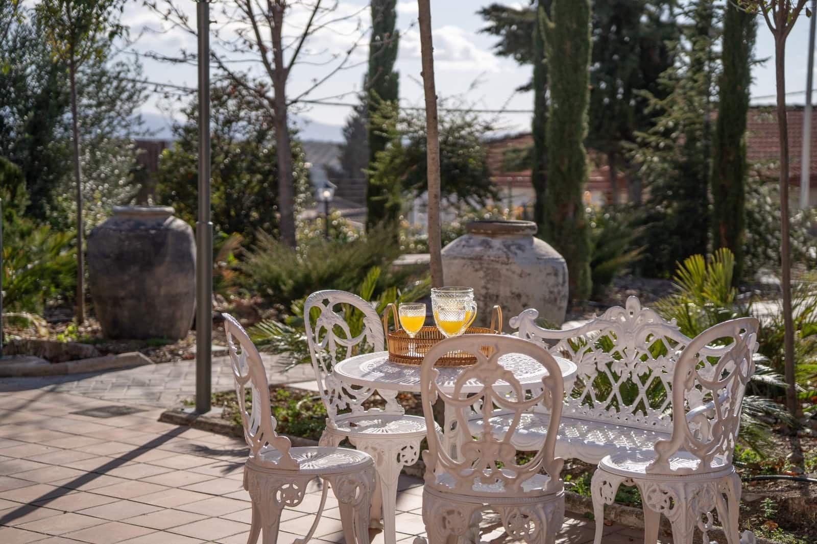 6 soveværelse Finca/Landehus til salg i Huetor Santillan med swimmingpool garage - € 790.000 (Ref: 9108603)