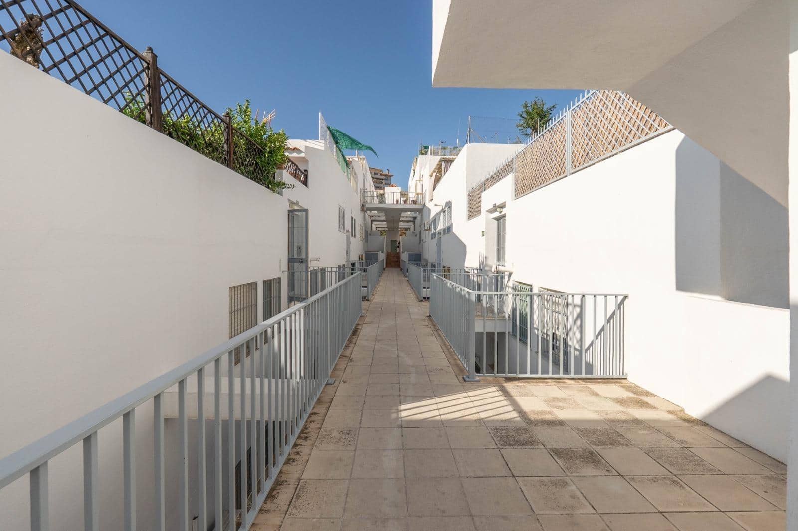 Garage te koop in Cenes de la Vega - € 9.000 (Ref: 9112281)