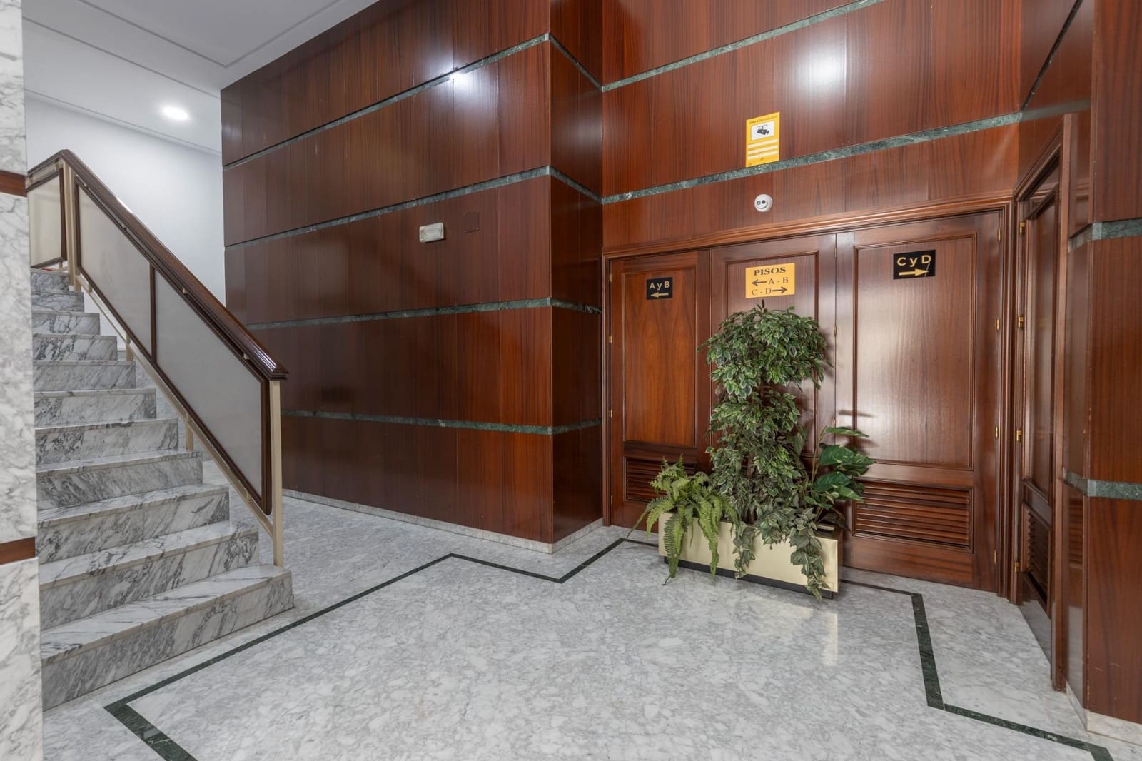 4 chambre Appartement à vendre à Grenade ville avec garage - 435 000 € (Ref: 9118667)