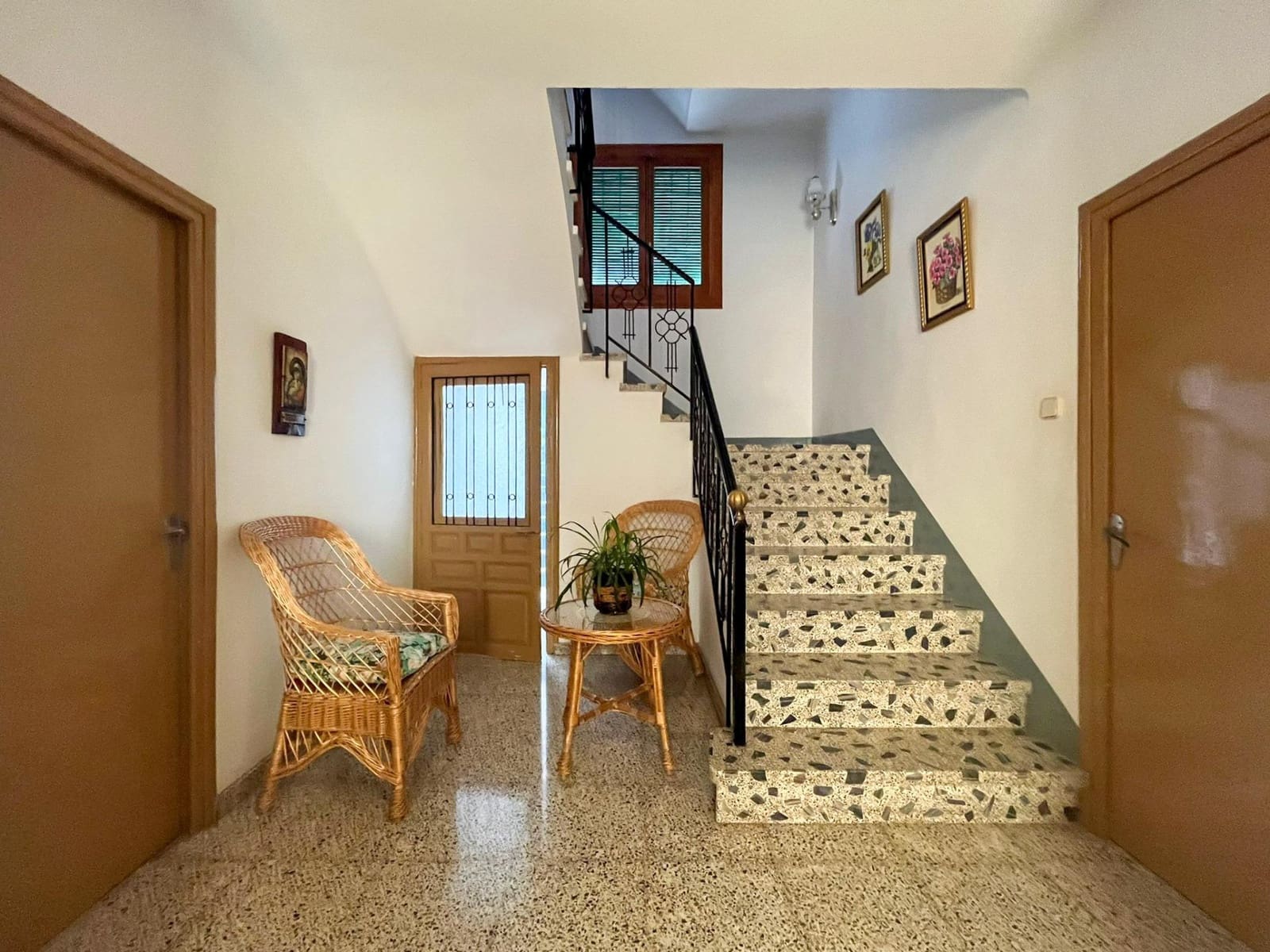 6 soveværelse Byhus til salg i Durcal med garage - € 226.000 (Ref: 9128204)