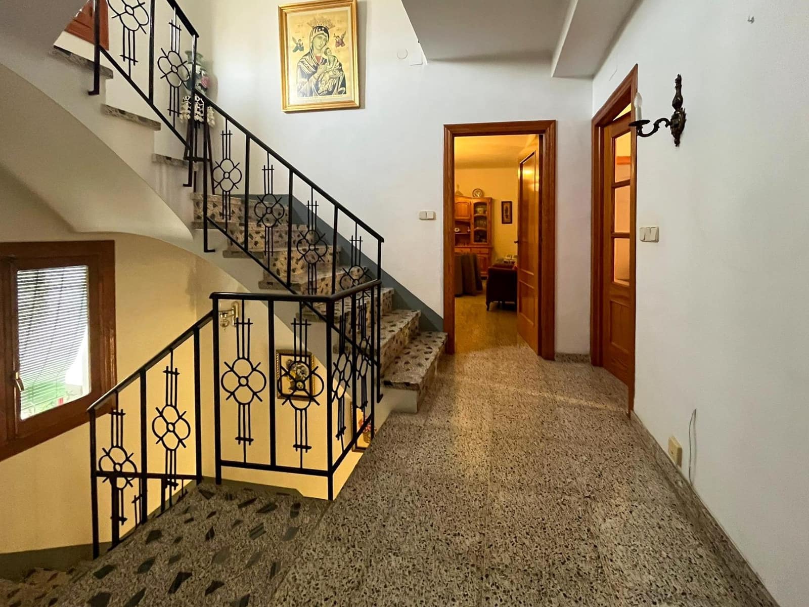 6 soveværelse Byhus til salg i Durcal med garage - € 226.000 (Ref: 9128204)