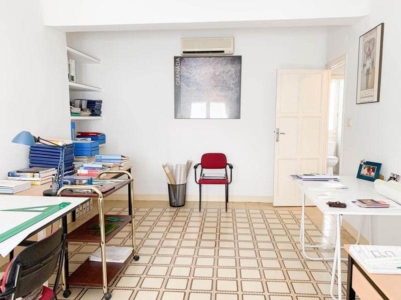 3 slaapkamer Flat te koop in Granada stad - € 259.000 (Ref: 9132304)