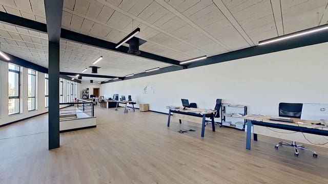 Business for sale in Peligros - € 320,000 (Ref: 9165723)