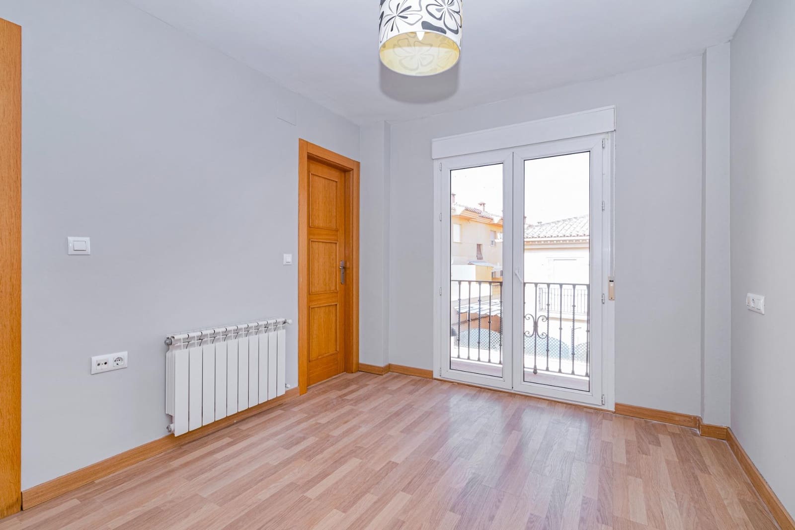 4 soveværelse Semi-Rækkehus til salg i Ogijares med swimmingpool garage - € 349.000 (Ref: 9192304)