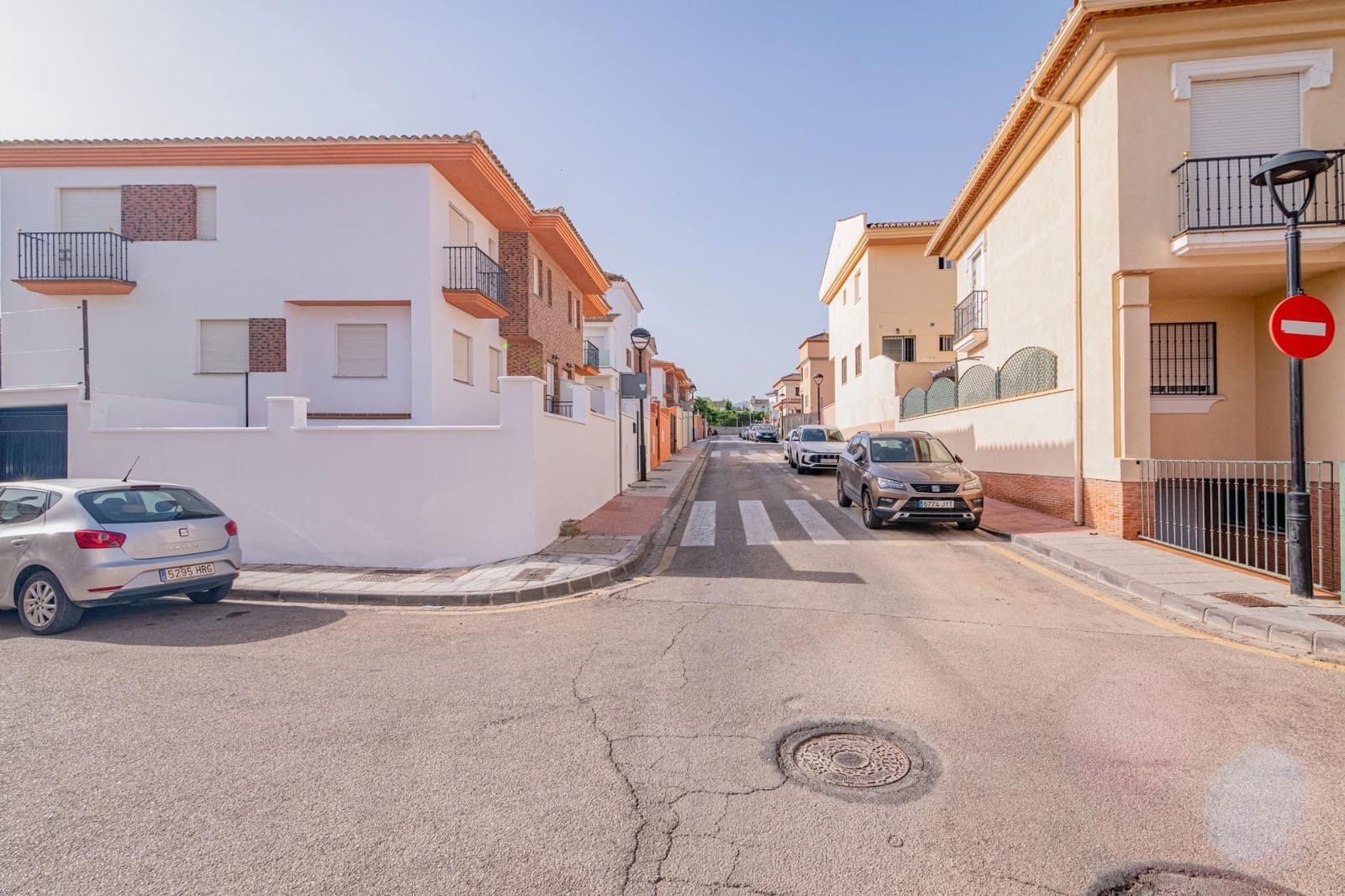 4 soveværelse Semi-Rækkehus til salg i Ogijares med swimmingpool garage - € 349.000 (Ref: 9192304)