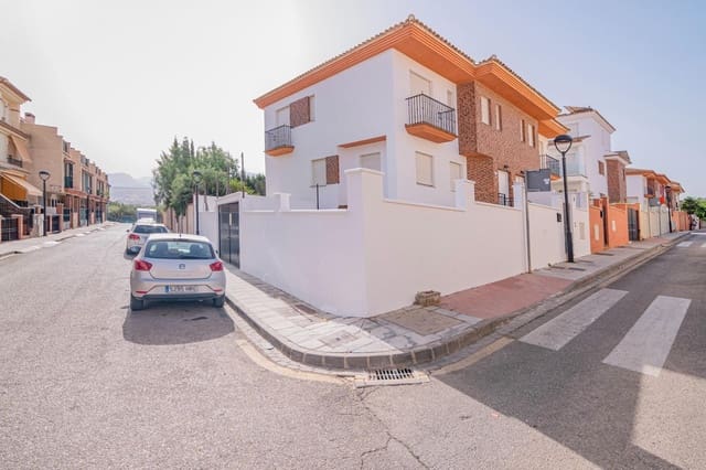 4 soverom Kjedet enebolig til salgs i Ogíjares med svømmebasseng garasje - € 349 000 (Ref: 9192304)