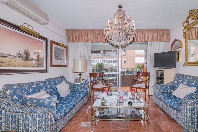 4 Zimmer Wohnung zu verkaufen in Granada Stadt mit Garage - 390.000 € (Ref: 9200444)