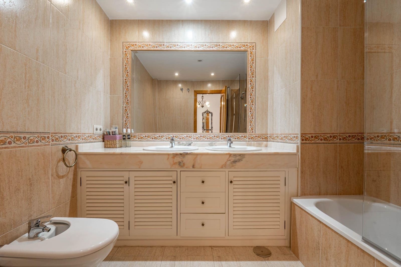 3 makuuhuone Asunto myytävänä paikassa Granada kaupunki - 369 900 € (Ref: 9227010)