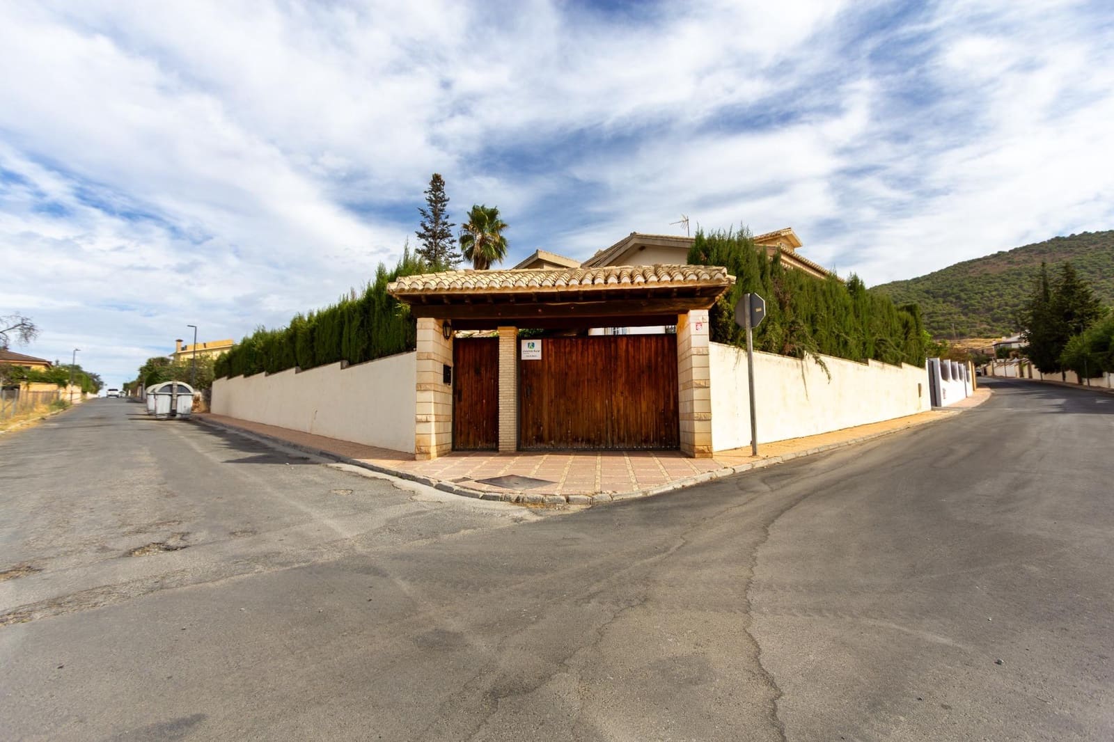 6 slaapkamer Villa te koop in Padul met zwembad - € 350.000 (Ref: 9252405)