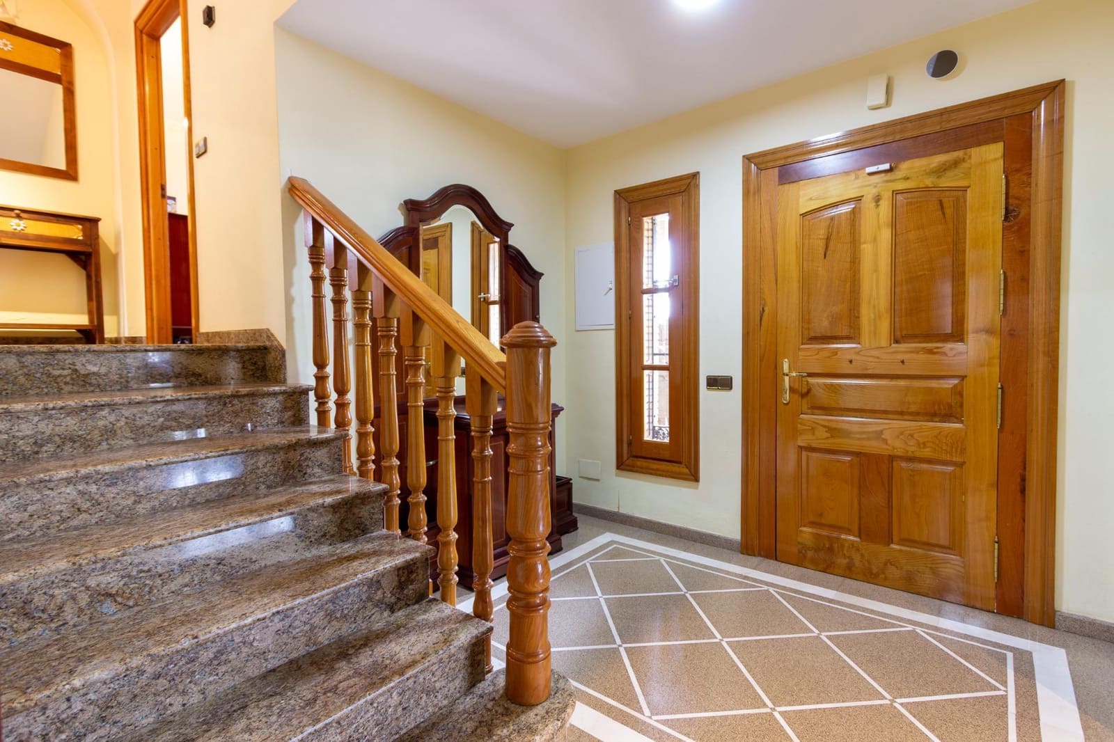 6 slaapkamer Villa te koop in Padul met zwembad - € 350.000 (Ref: 9252405)