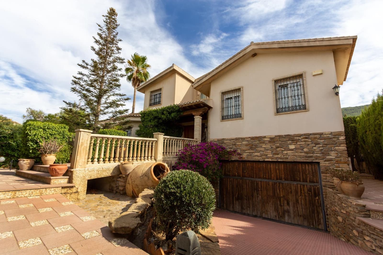 6 slaapkamer Villa te koop in Padul met zwembad - € 350.000 (Ref: 9252405)