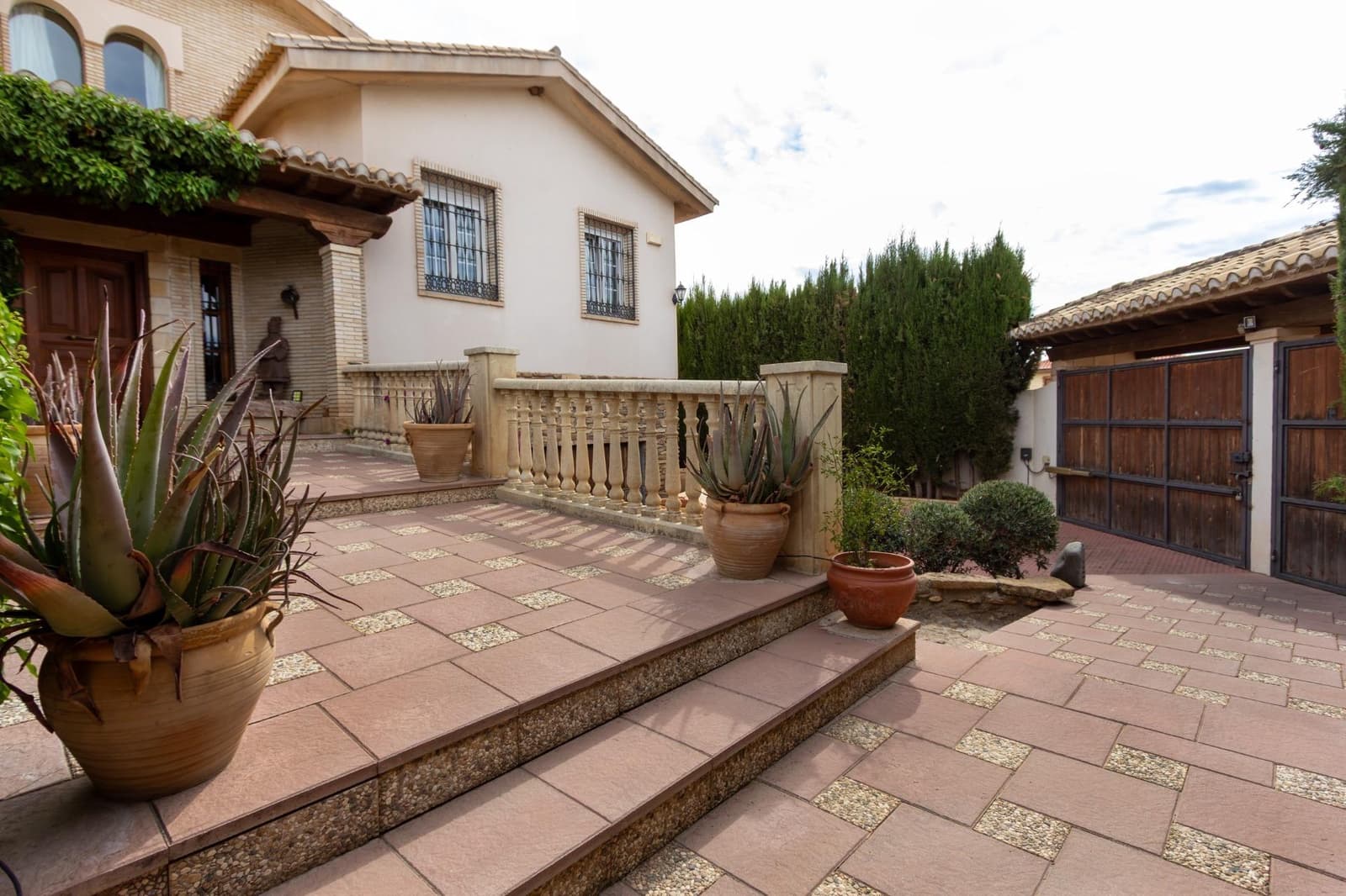 6 slaapkamer Villa te koop in Padul met zwembad - € 350.000 (Ref: 9252405)