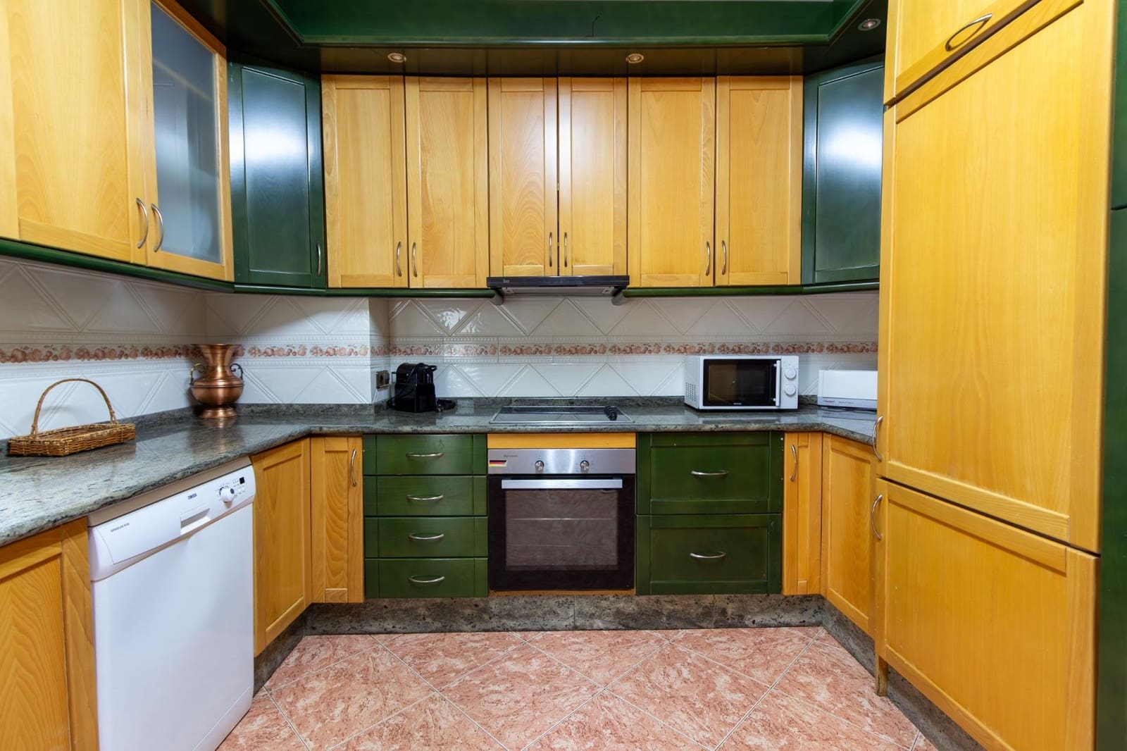 6 slaapkamer Villa te koop in Padul met zwembad - € 350.000 (Ref: 9252405)