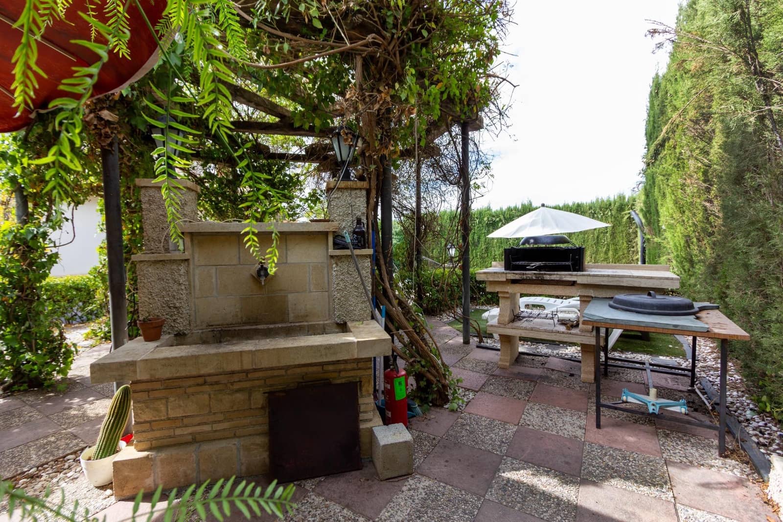 6 slaapkamer Villa te koop in Padul met zwembad - € 350.000 (Ref: 9252405)