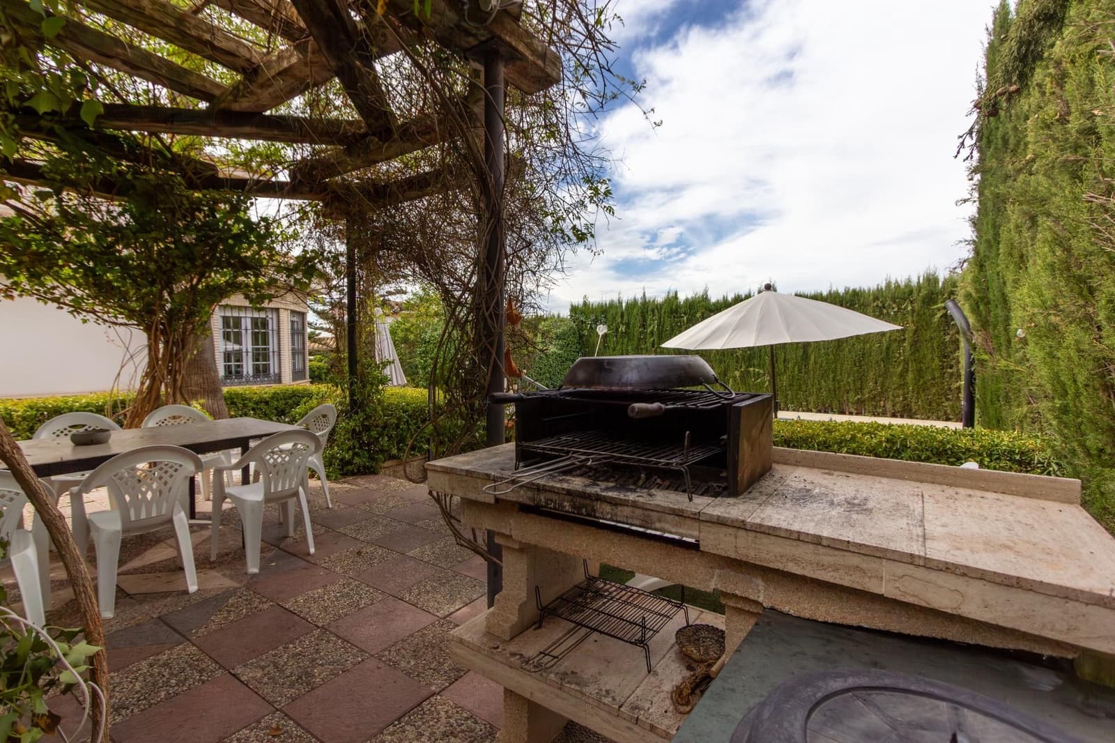 6 slaapkamer Villa te koop in Padul met zwembad - € 350.000 (Ref: 9252405)