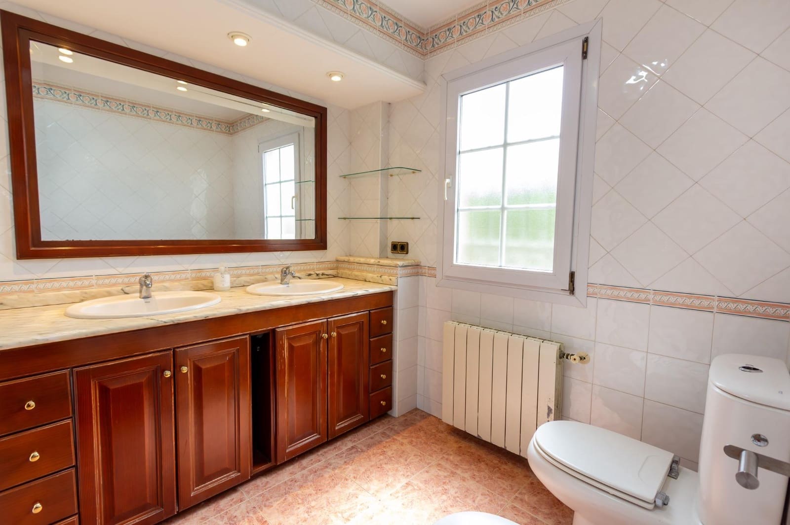 6 slaapkamer Villa te koop in Padul met zwembad - € 350.000 (Ref: 9252405)