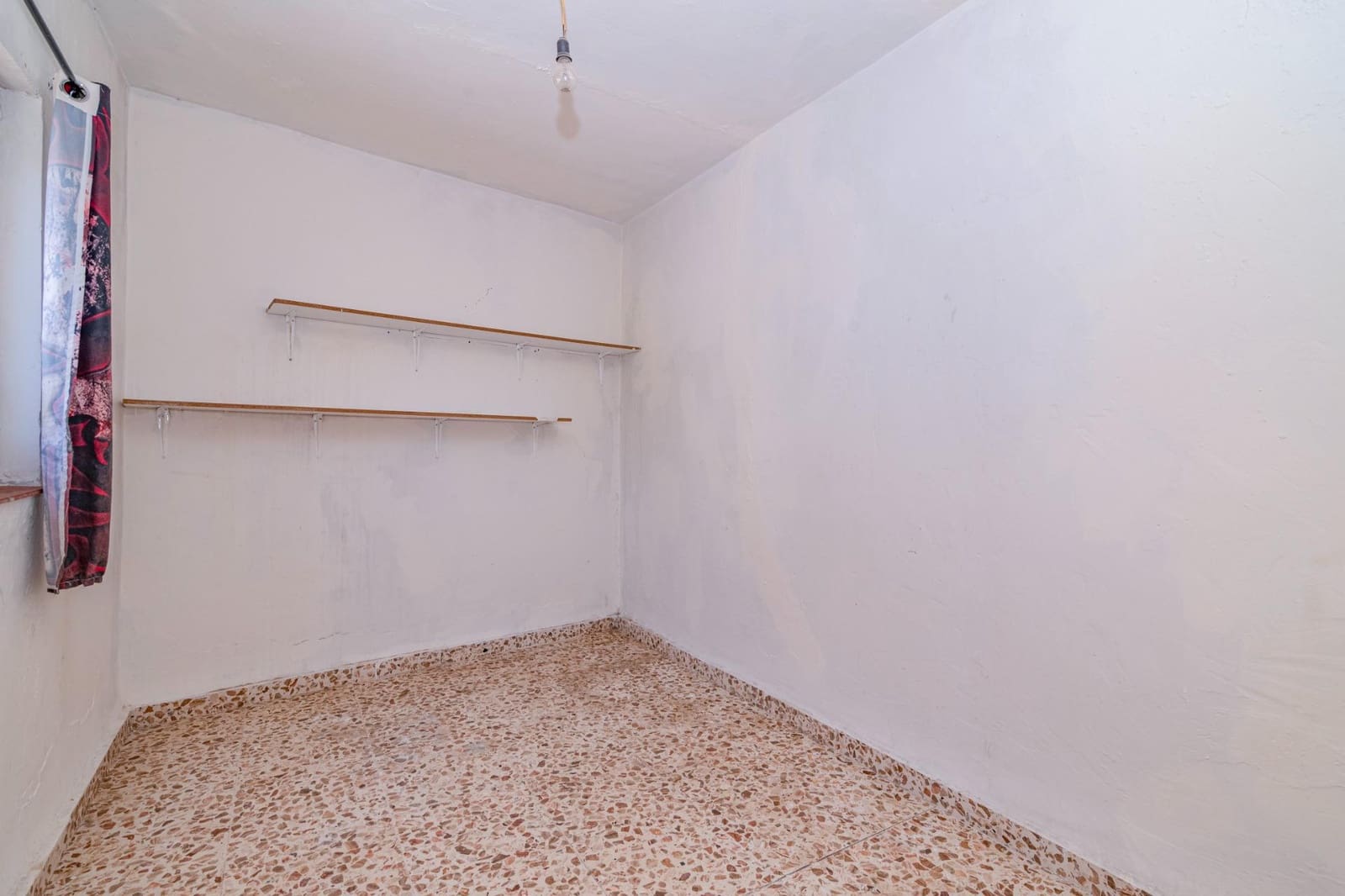 6 soveværelse Byhus til salg i Quentar - € 109.900 (Ref: 9257256)