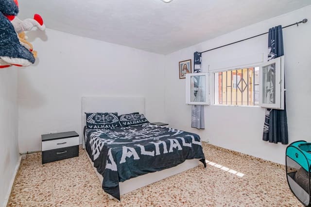 6 bedroom Townhouse for sale in Quéntar - € 109,900 (Ref: 9257256)