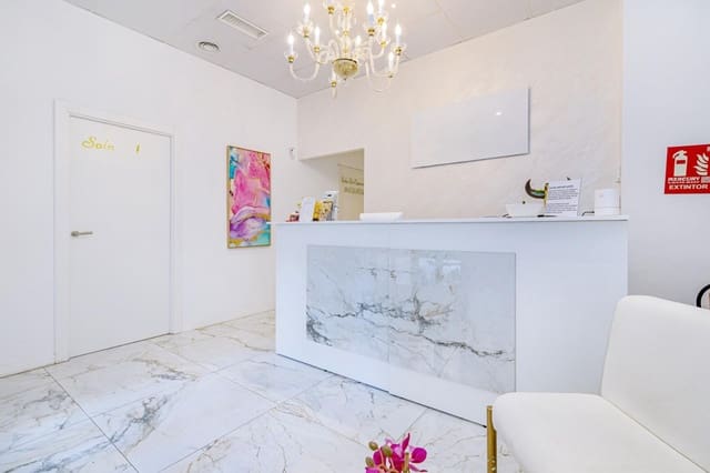 8 makuuhuone Yritys myytävänä paikassa Centro, Granada kaupunki - 800 000 € (Ref: 9269696)