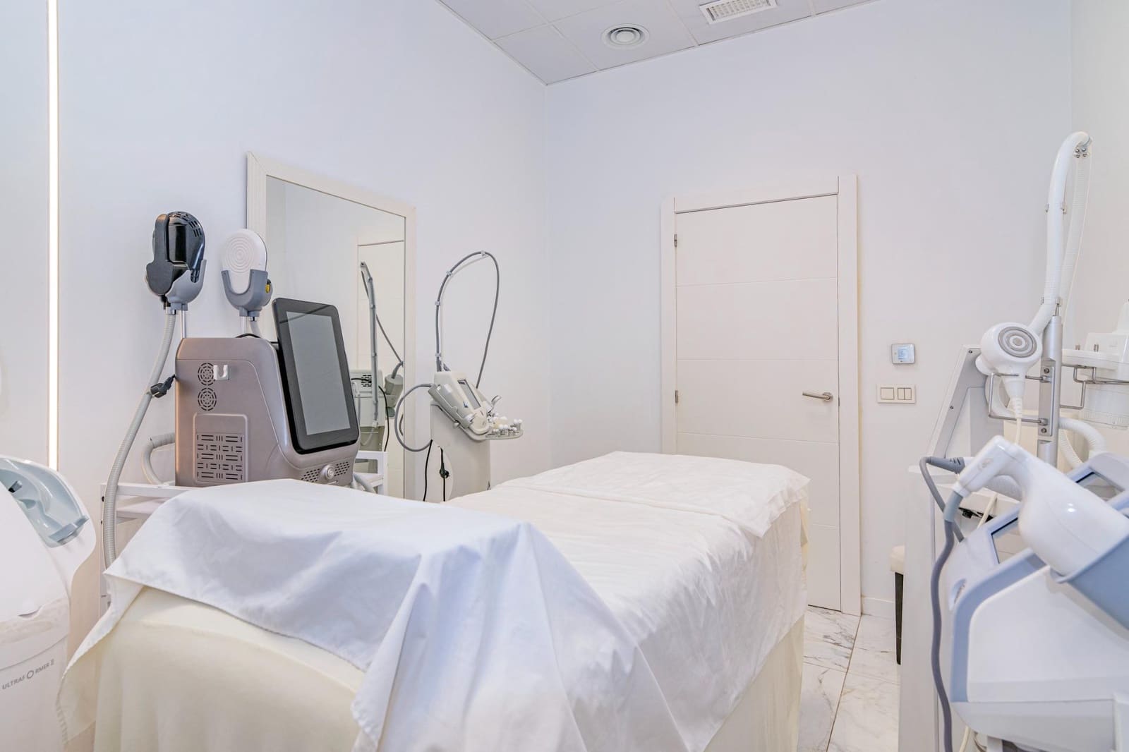 8 soveværelse Virksomhed til salg i Granada by - € 800.000 (Ref: 9269696)