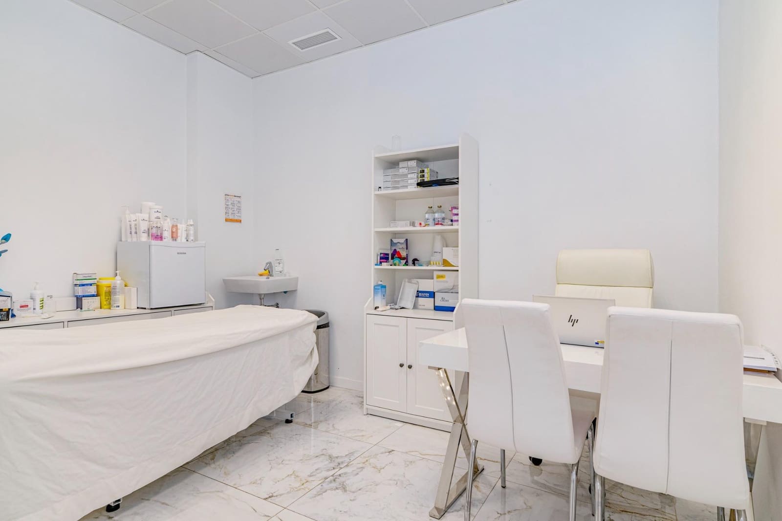 8 soveværelse Virksomhed til salg i Granada by - € 800.000 (Ref: 9269696)