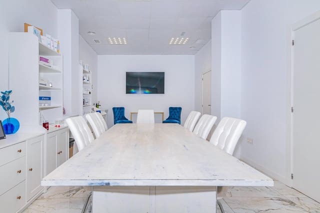 8 makuuhuone Yritys myytävänä paikassa Centro, Granada kaupunki - 800 000 € (Ref: 9269696)