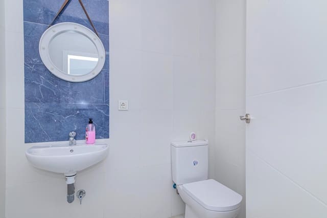 8 makuuhuone Yritys myytävänä paikassa Centro, Granada kaupunki - 800 000 € (Ref: 9269696)