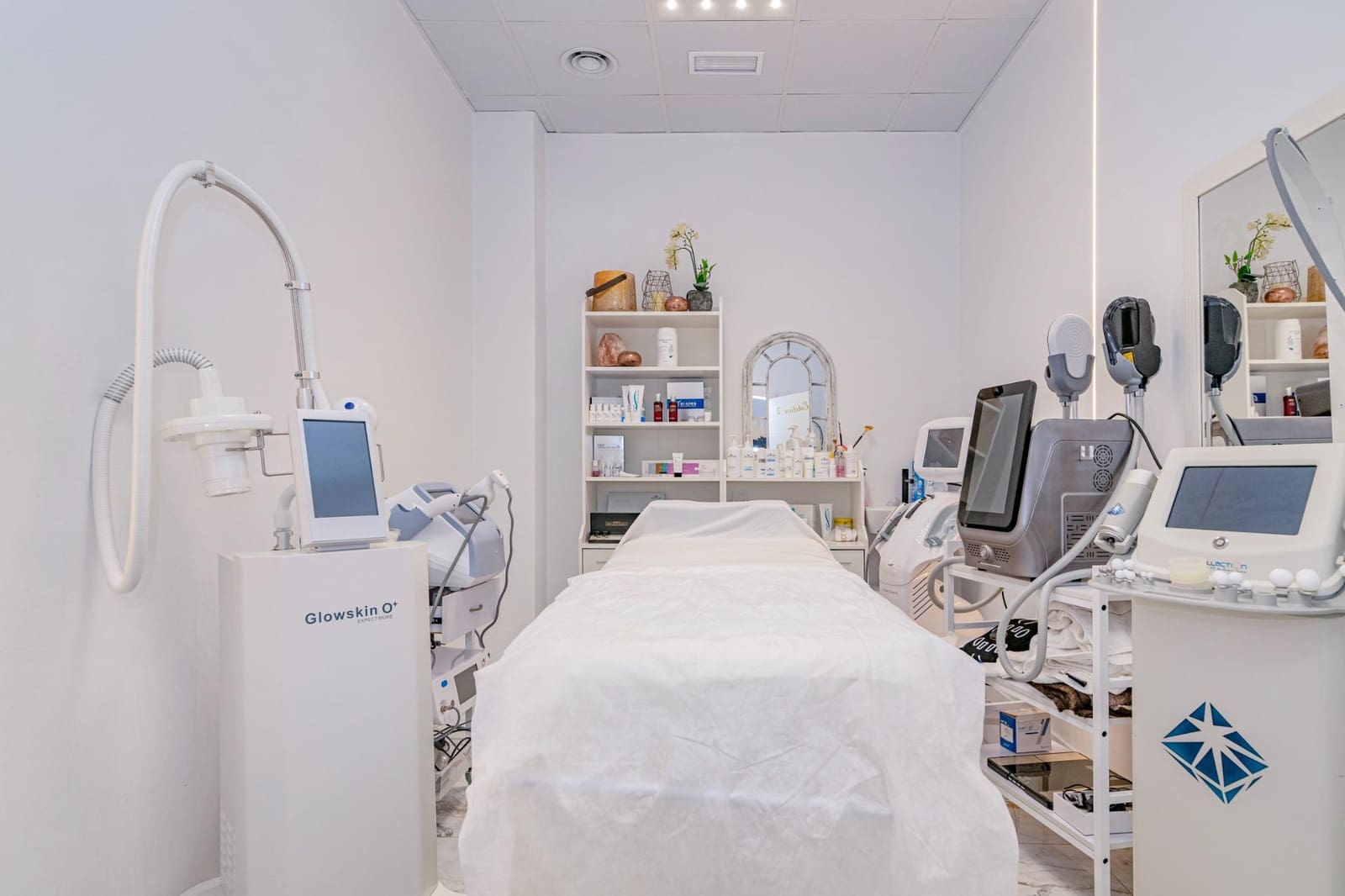 8 soveværelse Virksomhed til salg i Granada by - € 800.000 (Ref: 9269696)