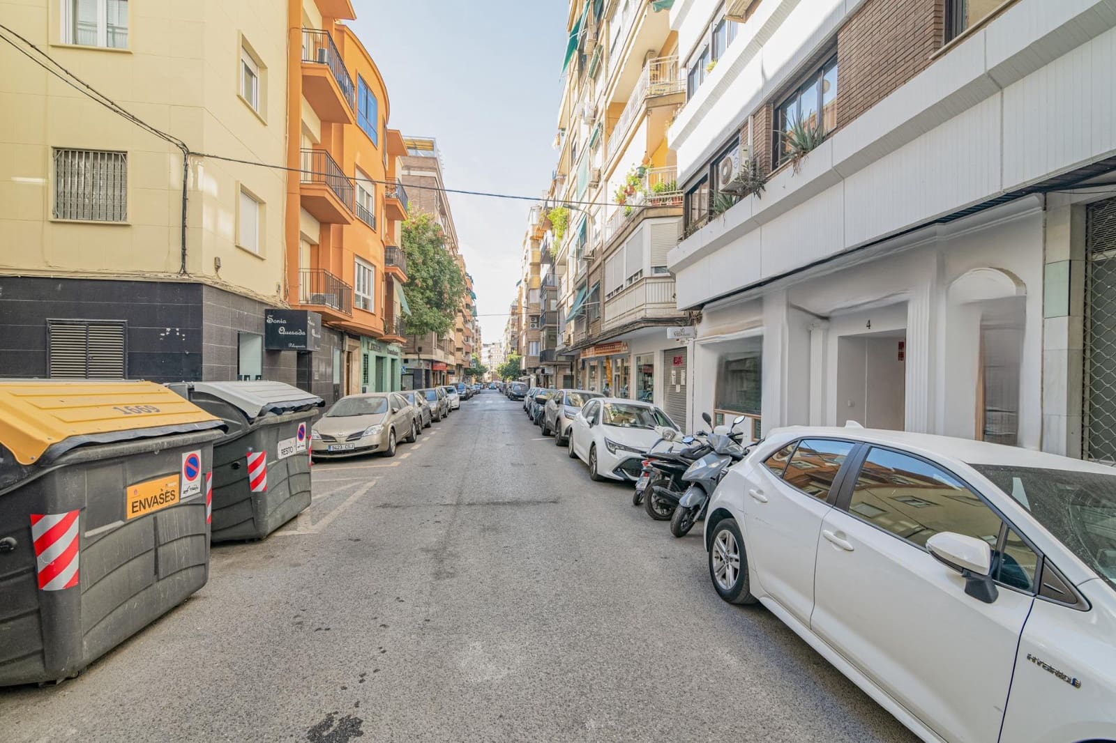 8 soveværelse Virksomhed til salg i Granada by - € 800.000 (Ref: 9269696)