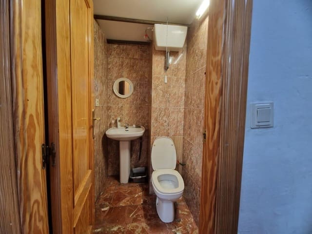 Kaupallinen myytävänä paikassa Granada kaupunki - 600 000 € (Ref: 9282172)