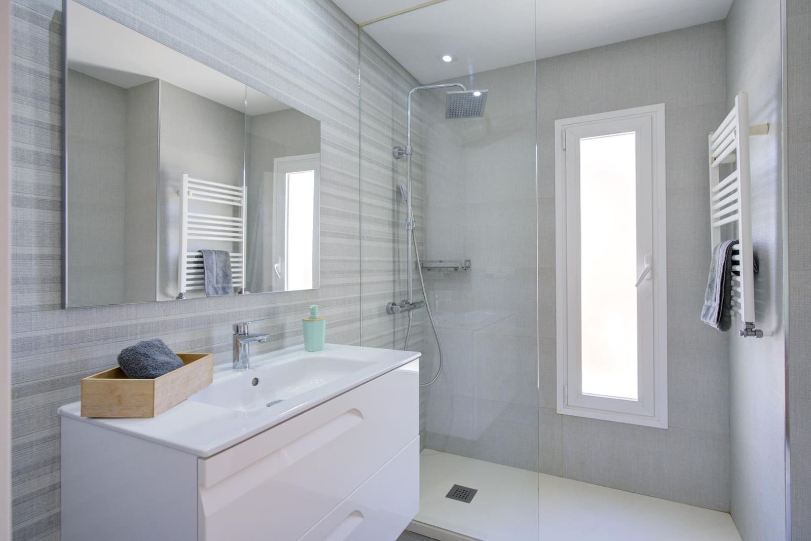 4 soveværelse Villa til salg i Otura med swimmingpool garage - € 489.000 (Ref: 9291531)